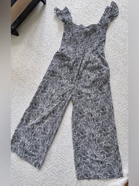 LOFT BEACH Smocked Black & White Patterned Wide-Leg Jumpsuit. 100% Cotton